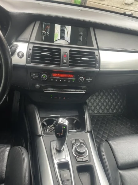 Tirane, shes SUV BMW X6 xDrive35d Nafte, e zeze automatik Klima 142.000 km 1.150.000 €