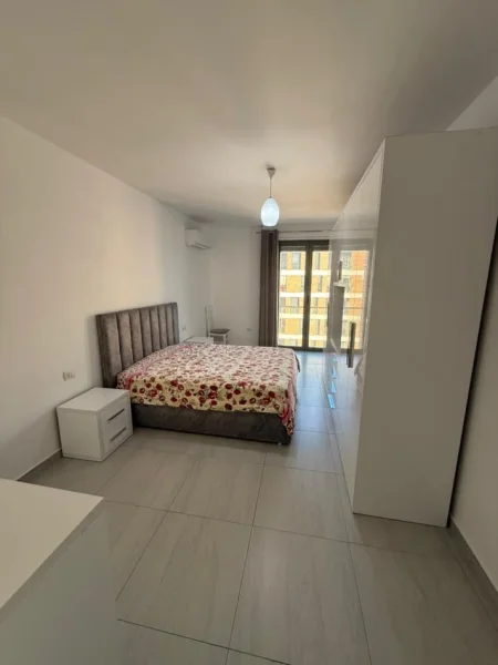 Tirane, jepet me qera apartament 2+1+Ballkon Kati 7, 110 m² 800 € (Fiori Di Bosco)