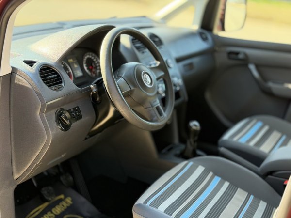 Durres, shitet makine VOLKSWAGEN CADDY MAX Nafte, vishnje manuale Klima