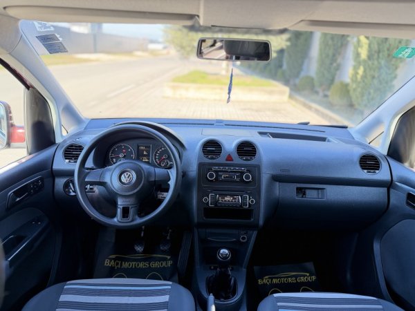 Durres, shitet makine VOLKSWAGEN CADDY MAX Nafte, vishnje manuale Klima