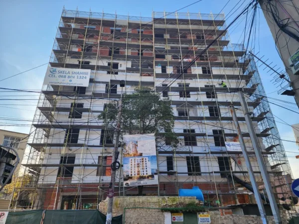 Tirane, shitet apartament 2+1+Aneks+Ballkon Kati 1, 100 m² 