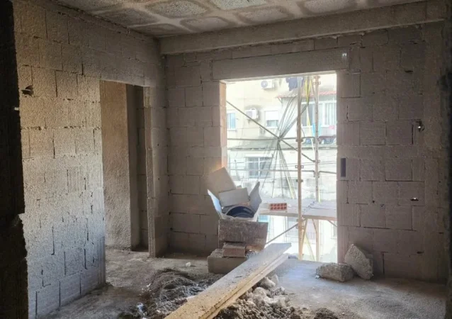 Tirane, shitet apartament 2+1+Aneks+Ballkon Kati 1, 100 m² 