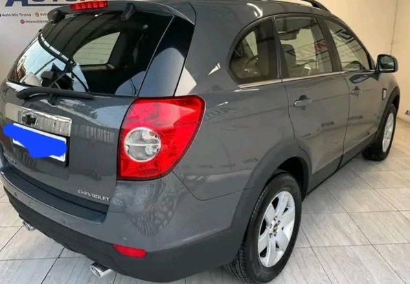 Tirane, shes Chevrolet captiva Benzin+Gaz, gri e erret manuale Klima 240.000 km 6.500 €