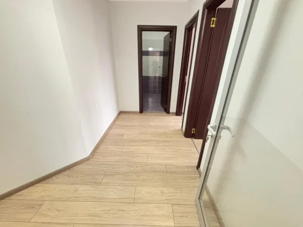 Tirane, shitet apartament 2+1 Kati 3, 103 m² 258.000 € (Rruga Muhamed Gjollesha)