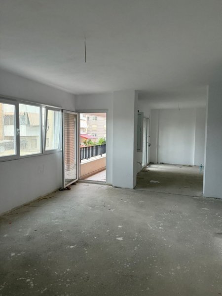 Tirane, shitet apartament 3+1 Kati 4, 136 m² 338.800 € (Pazari i Ri)
