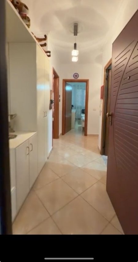 Tirane, shitet apartament 2+1+Ballkon Kati 4, 102 m² 159.000 € (Astir tek rrethi)