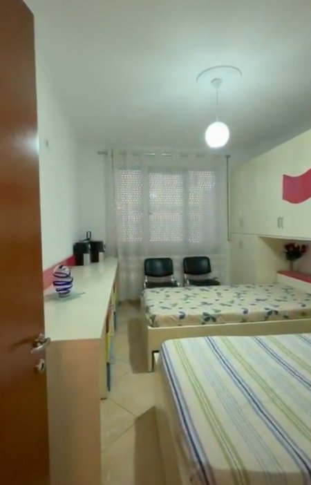Tirane, shitet apartament 2+1+Ballkon Kati 4, 102 m² 159.000 € (Astir tek rrethi)