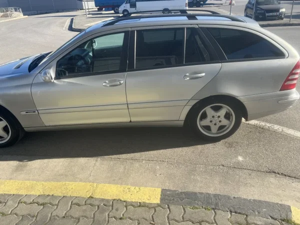 Tirane, shitet makine Mercedez-bemz Nafte, gri metalizato automatik Kondicioner 278.000 km 2.500 €