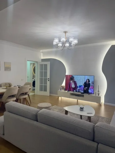 Tirane, shitet apartament 2+1 Kati 1, 92 m² 150.000 € (Fresku)
