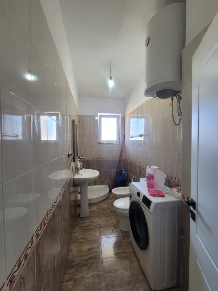 Tirane, shitet apartament 1+1+Ballkon Kati 5, 65 m² (Rruga Dritan Hoxha pran kupoles)