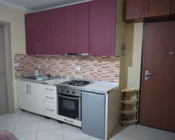 Tirane, jepet me qera 1+1 Kati 3, 56 m² 400 € (Rruga Ali Demi)