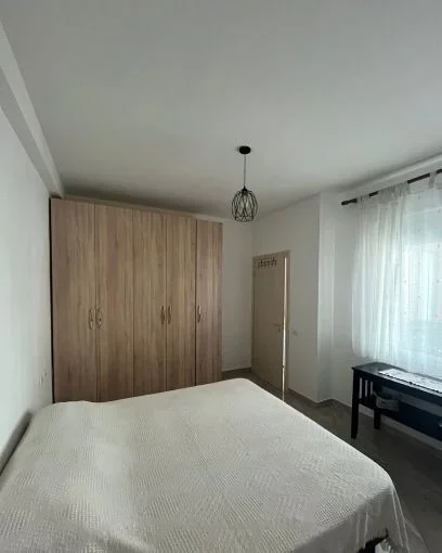 Tirane, jepet me qera apartament 1+1 Kati 2, 70 m² 480 € (Rruga Peti, Liqeni)