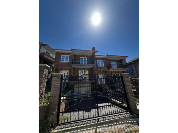 Tirane, shitet Vile 2 Katshe Kati 0, 270 m² 700.000 € (Fshati SOS, Sauk)