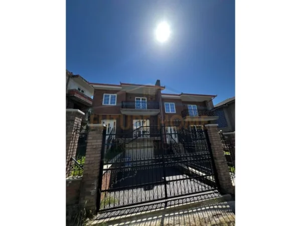 Tirane, shitet Vile 2 Katshe Kati 0, 270 m² 700.000 € (Fshati SOS, Sauk)