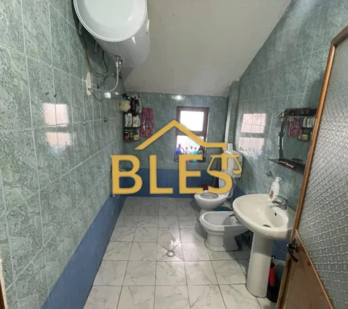 Tirane, jepet me qera apartament 3+1 Kati 6, 100 m² 500 € 