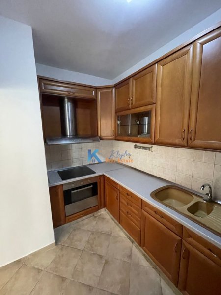Tirane, jap me qera zyre Kati 2, 127 m² 700 € (9 Katshet)
