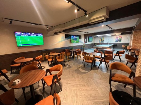 Tirane, shitet ambjent biznesi Kati -1, 238 m² 450.000 € (Rruga Margarita Tutulani)