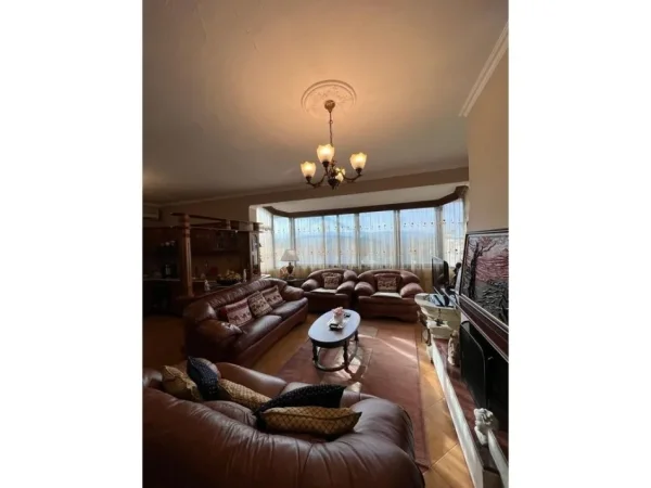 Tirane, shitet apartament 2+1+Ballkon Kati 6, 133 m² 175000 € (Zogu i Zi)