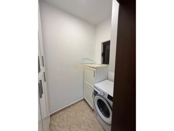 Tirane, shitet apartament 2+1 Kati 6, 135 m² 175.000 € (Rruga Hoxha Tahsim)