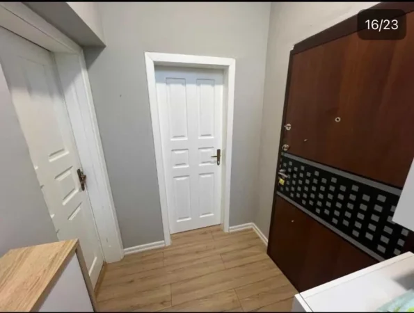 Tirane, jepet me qera apartament 1+1 , 900 € 