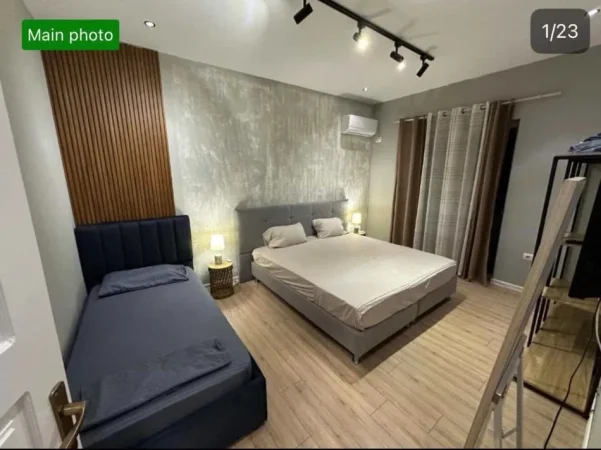 Tirane, jepet me qera apartament 1+1 , 900 € 