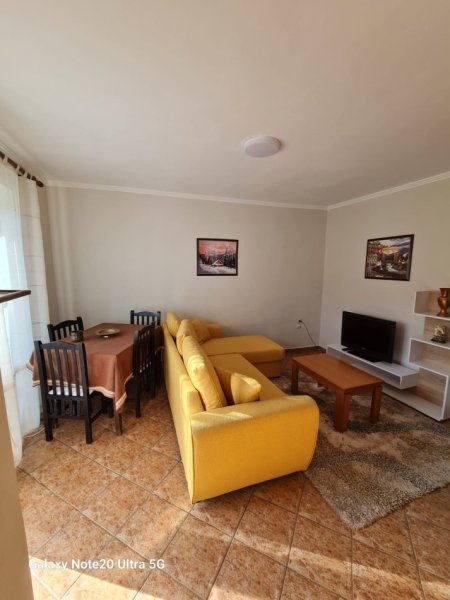 Tirane, jepet me qera apartament 2+1+Ballkon Kati 5, 75 m² 550 € (Rruga e Elbasanit)