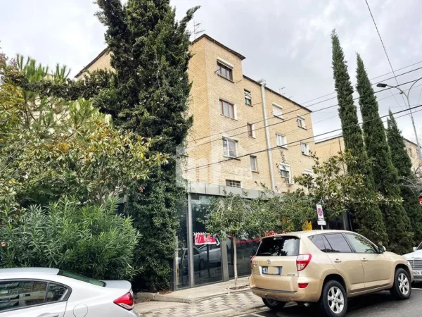 Tirane, shitet dyqan Kati 0, 191 m² 450.000 € (RRUGA “NAIM FRASHERI” PRANE MOZAIKUT)