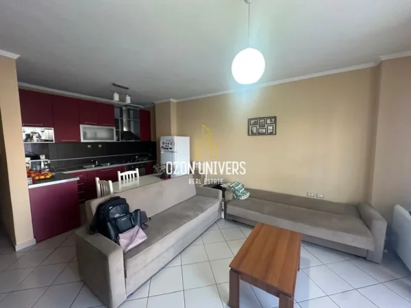 Tirane, shitet apartament 1+1+Ballkon Kati 3, 70 m² 158.500 € (komuna e parisit)