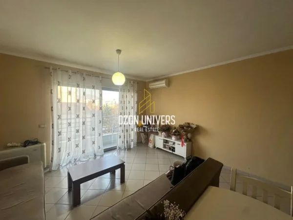 Tirane, shitet apartament 1+1+Ballkon Kati 3, 70 m² 158.500 € (komuna e parisit)
