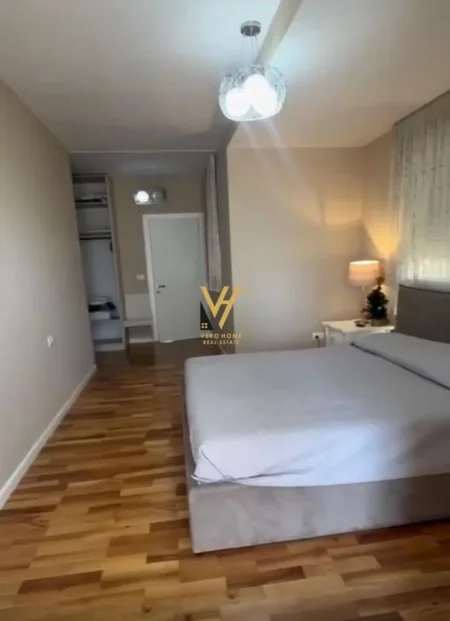 Tirane, jepet me qera apartament 1+1+Ballkon Kati 5, 70 m² 750 € (MYSLYM SHYR)