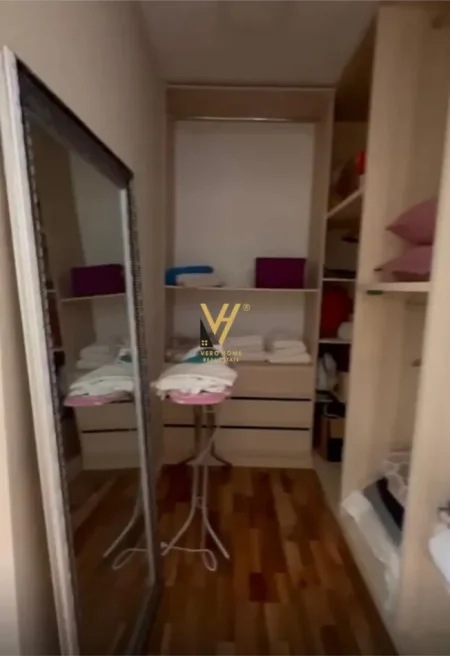 Tirane, jepet me qera apartament 1+1+Ballkon Kati 5, 70 m² 750 € (MYSLYM SHYR)