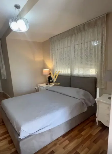 Tirane, jepet me qera apartament 1+1+Ballkon Kati 5, 70 m² 750 € (MYSLYM SHYR)