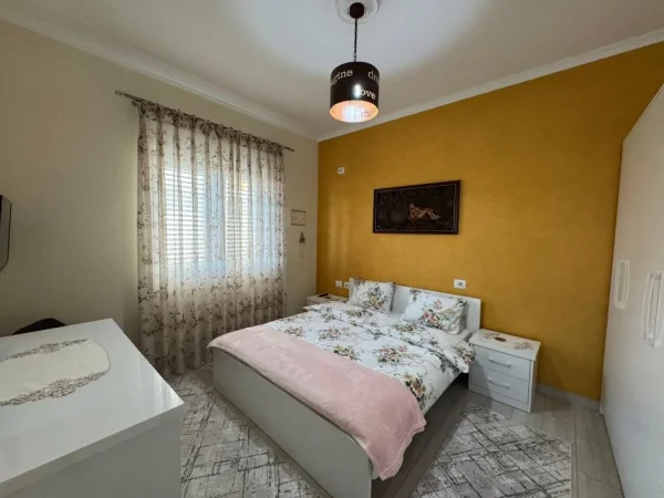 Tirane, jap me qera apartament 2+1 Kati 2, 105 m² 600 € (Vilat Gjermane)