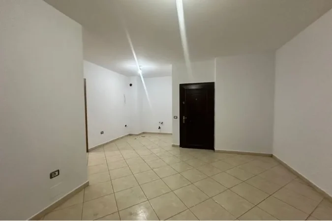 Tirane, shitet apartament 1+1 , 75 m² 95.000 € (Yzberisht, Pallatet Cabej)