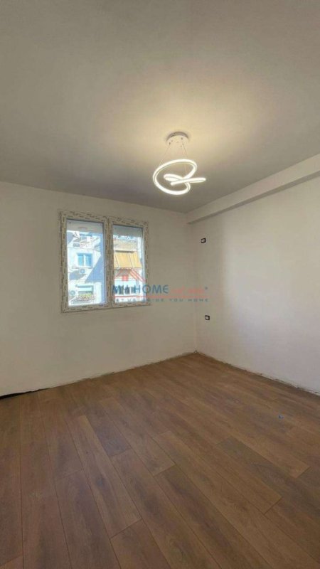 Tirane, shitet apartament 1+1+Ballkon Kati 4, 54 m² 140.000 € (Rruga Kongresi i Lushnjes)