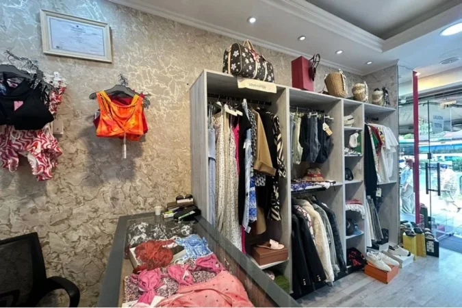 Tirane, shitet dyqan , 25 m² (Vasil Shanto)