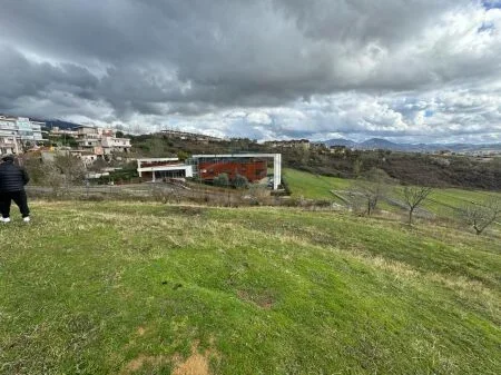 Tirane, shitet toke , 5.100 m² 612.000 € 