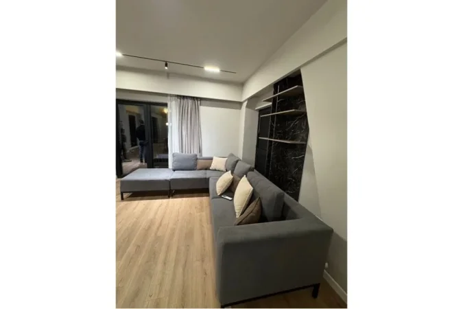Tirane, shitet apartament 2+1 , 168 m² 504.000 € (Rruga e Kavajes, Tirana Garden Building)