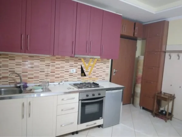 Tirane, jepet me qera apartament 1+1+Ballkon Kati 3, 56 m² 400 € (RRUGA PETRO NINI LUARASI)