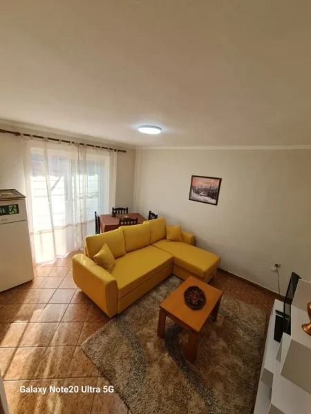 Tirane, jepet me qera apartament 2+1 , 95 m² 550 € (Pranë Drejtorisë së Higjenës / Restorant Pireu)