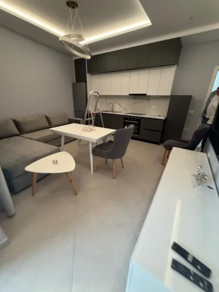 Tirane, jepet me qera apartament 1+1 Kati 5, 60 m² 400 € 