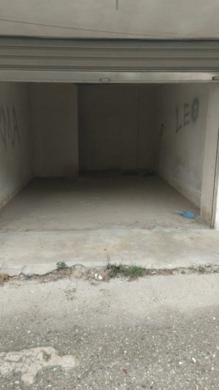 Tirane, shitet magazine Kati 0, 13 m² (Fresku)