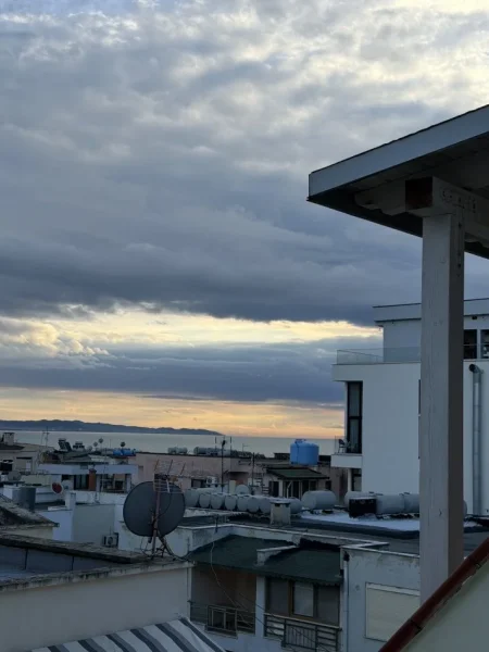 Durres, shitet apartament 1+1+Ballkon Kati 6, 85 m² 90.000 € (Shkembi kavajes)