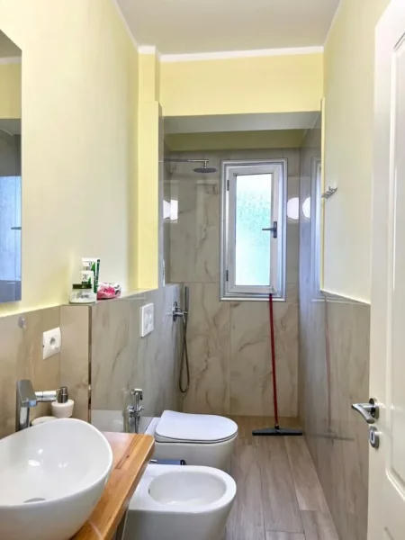 Vlore, jepet me qera apartament 1+1 Kati 8, 67 m² 500 € (Rruga Haziz Xhyherri)