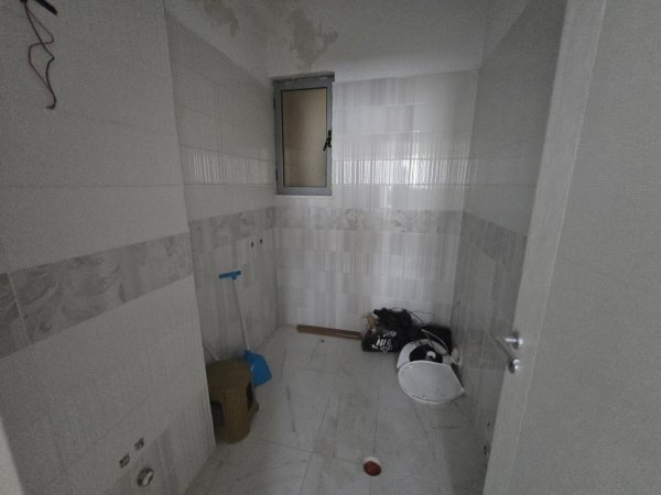 SHITET APARTAMENTI 2+1+2 NE KAMEZ,  115.000 €URO