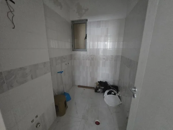 SHITET APARTAMENTI 2+1+2 NE KAMEZ,  115.000 €URO