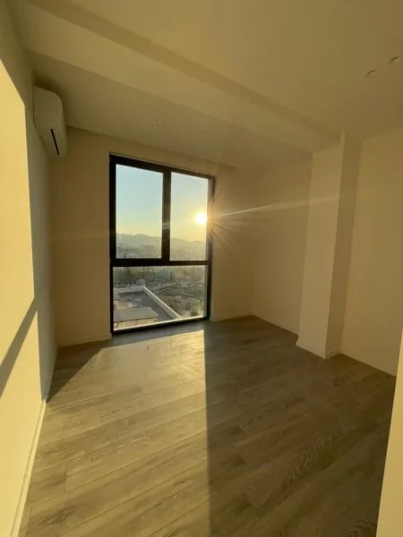 Tirane, shitet apartament 3+1 , 93 m² (Mine peza)