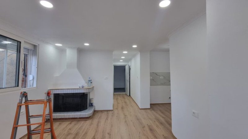 Tirane, shitet apartament 2+1 Kati 5, 158.000 € 