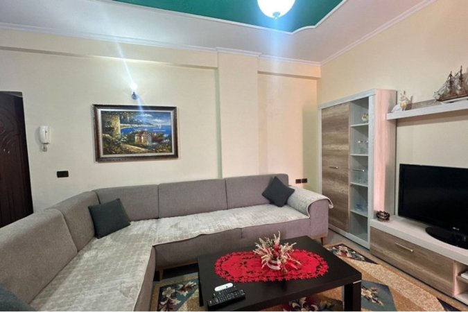 Tirane, jepet me qera apartament 2+1 , 90 m² 600 € (Rruga Sitki Çiço, Tiranë)