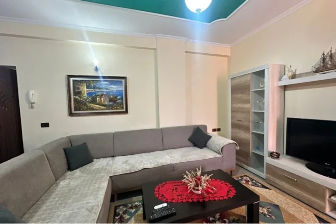 Tirane, jepet me qera apartament 2+1 , 90 m² 600 € (Rruga Sitki Çiço, Tiranë)